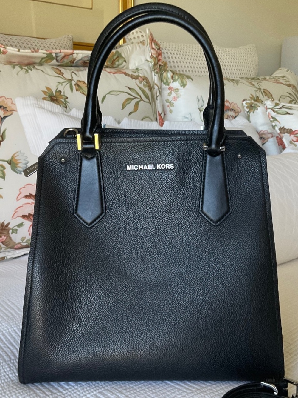 Michael Kors Leather Hayes Large Black Tote Top Handle Crossbody